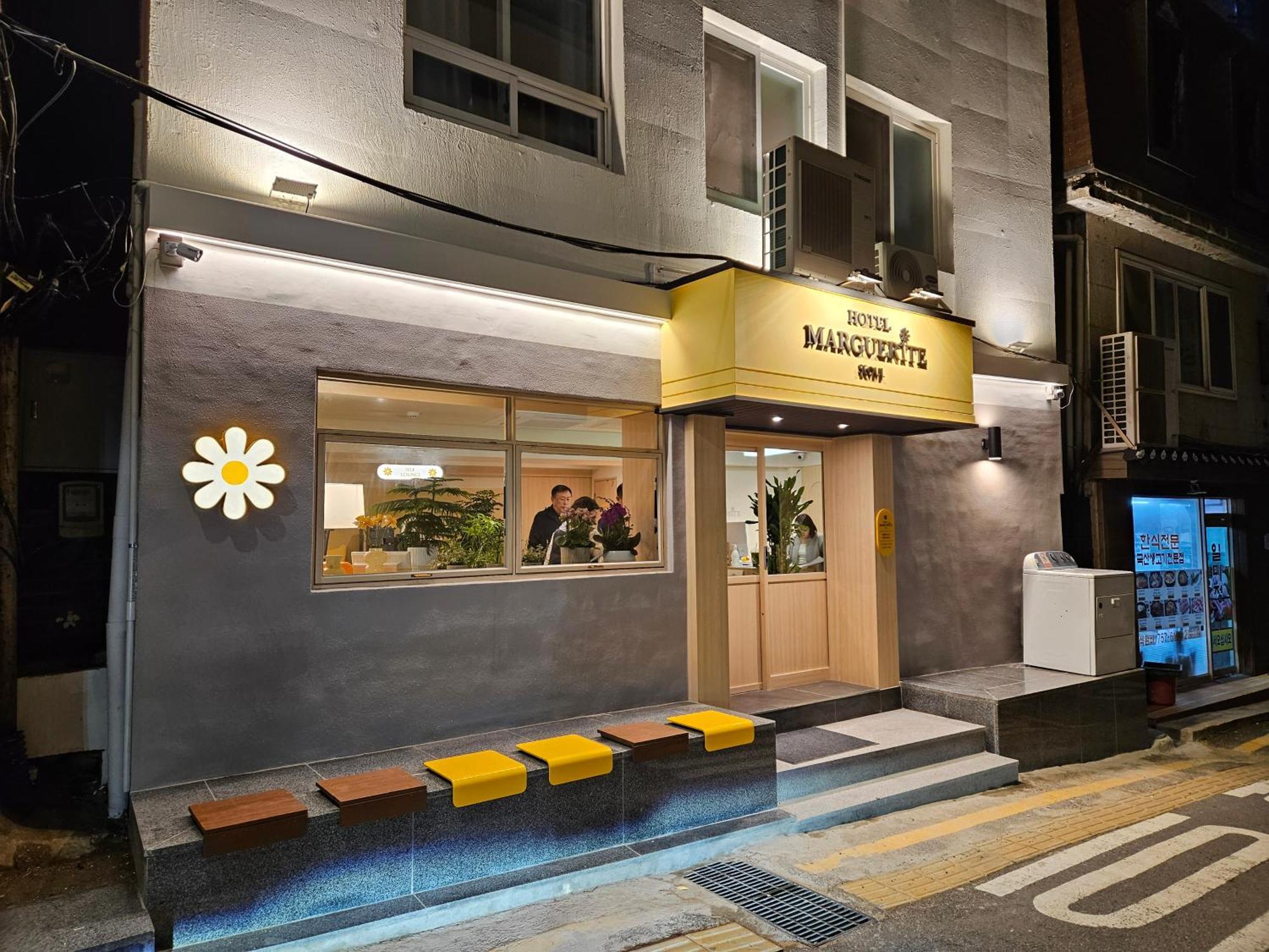 2025 Renovated- Hotel Marguerite Seoul Exterior foto